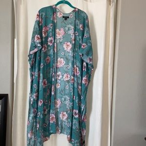 Torrid kimono floral size 1/2